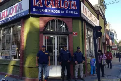 Los agentes federales movilizaron a dos ciudades y allanaron dos cadenas de carnicerías