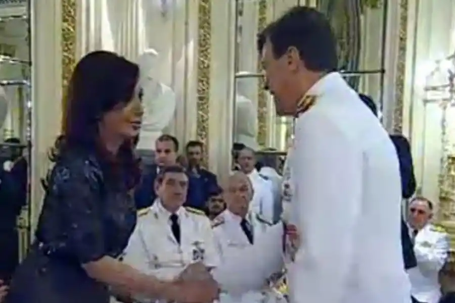El ex jefe del Ejército César Milani, con la ex presidenta Cristina Kirchner.
