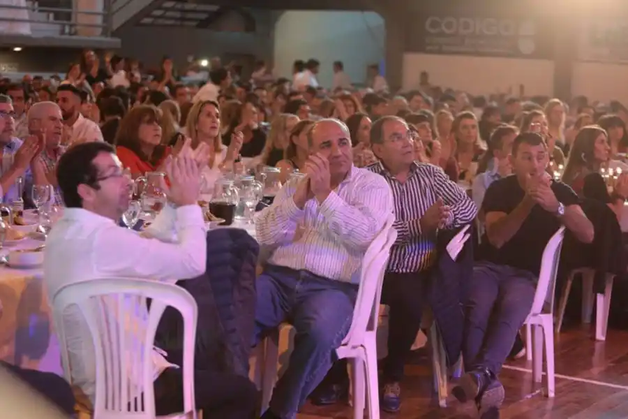 DÍA DEL TRABAJADOR. En La Bancaria, los festejos se volvieron un acto de campaña.