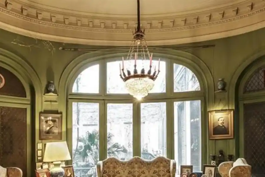 UNA SALA. El lugar donde transcurrieron las entrevistas con el autor de esta nota