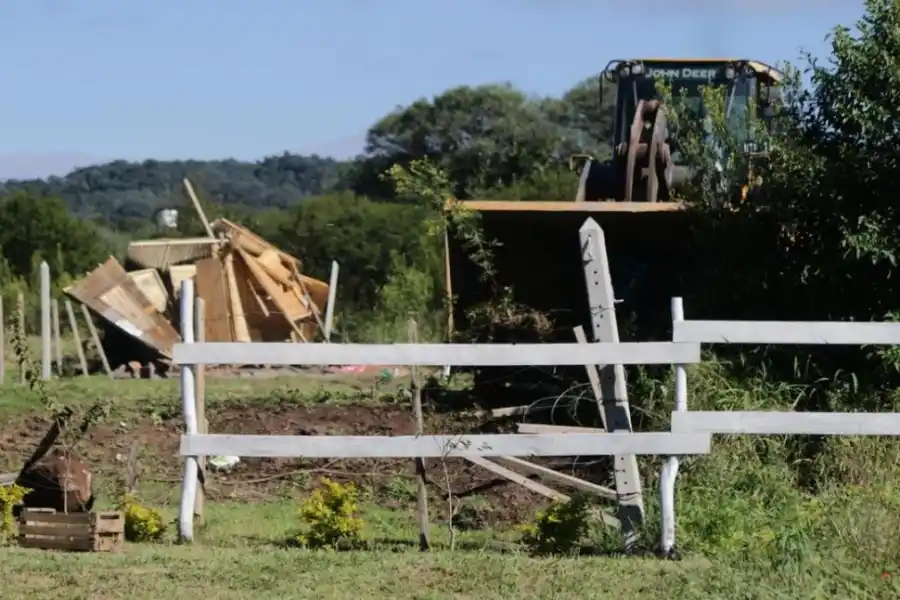 PREFABRICADA. Los usurpadores habían construido una casilla.  