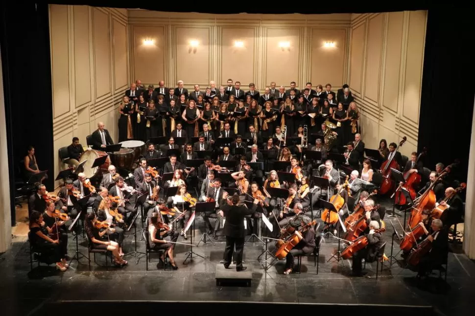 A PLENO. La Orquesta Estable de la Provincia, dirigida por Alejandro Jassán, estrenará una obra de Alonso Crespo. 