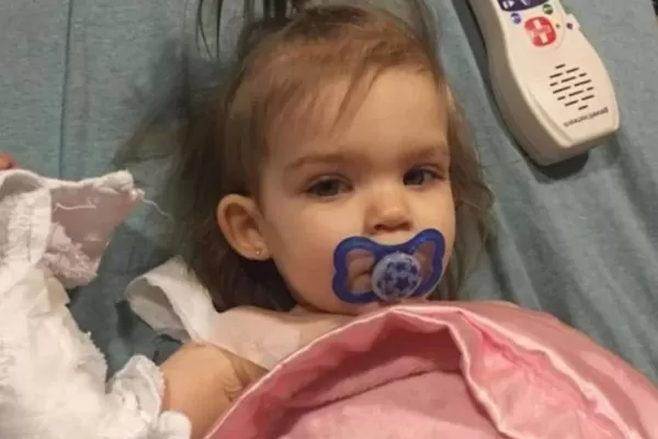 Una mujer negó una donación a una niña con cáncer, porque es hija de lesbianas