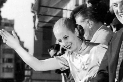 Se cumplen 100 años del nacimiento de Evita: la mujer tras el mito