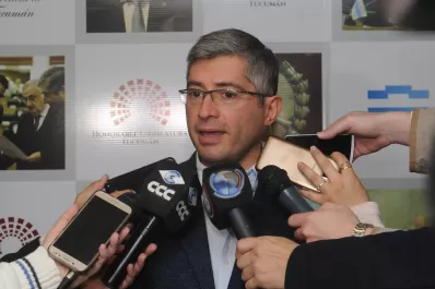 “Manzur debe dejar de anunciar la tarifa social y cumplirla”