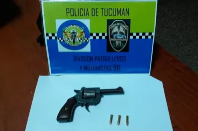 Tres delincuentes atacaron a tiros a un policía que se dirigía a su lugar de trabajo