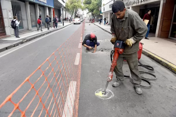 Semipeatonal de 25 de Mayo: peatones contentos y conductores preocupados