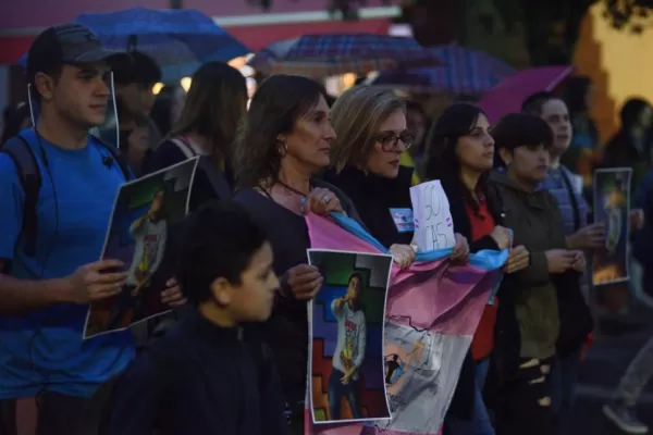 El joven trans formalizó la denuncia judicial