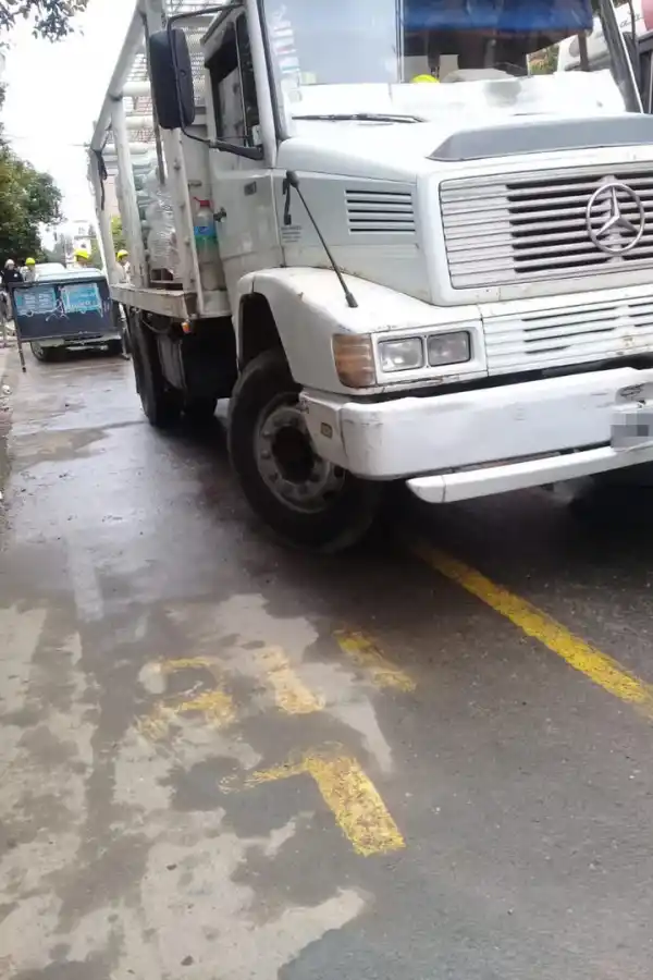 Un trapito cobra igual que una playa de estacionamiento