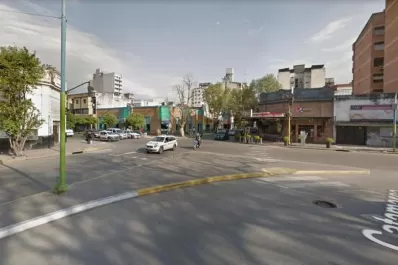 “Frené en un semáforo y sentí la explosión en el vidrio del acompañante”