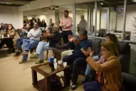 Detrás de cámara hubo aplausos, gritos y llamados