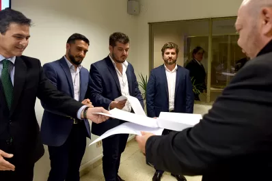 Dónde se paró cada uno para dividir las aguas a su favor