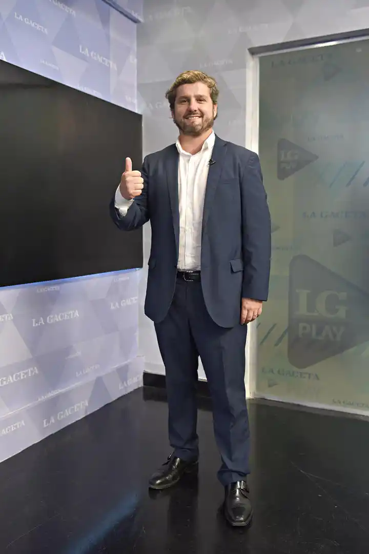 Campero confesó que no se fijó específicamente que iba a ponerse.  