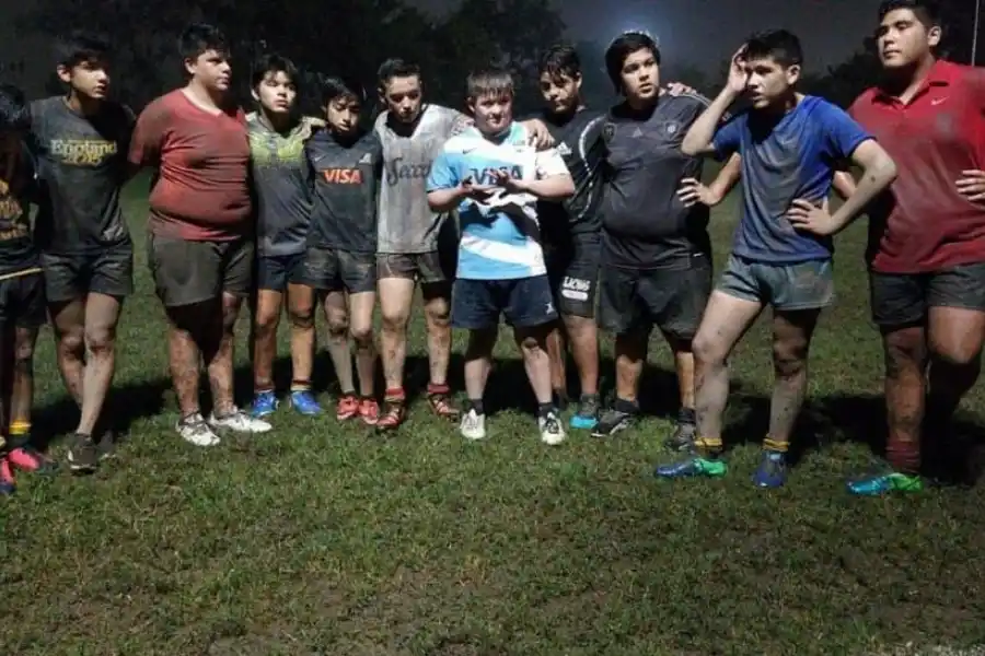 INTEGRACIÓN. Gabriel Salazar ya tuvo su primera práctica con la M14 de “Nales”.   