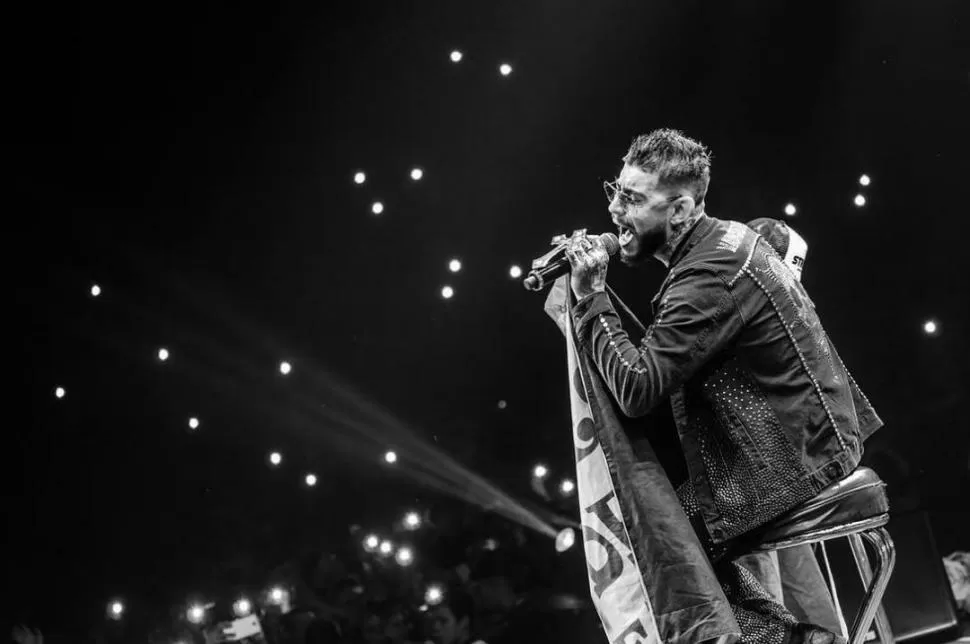 EN SU HÁBITAT NATURAL. Ulises Bueno canta en un escenario; esta noche marca su regreso a Tucumán. Prensa Ente Cultural.-