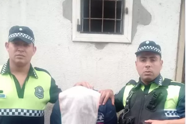 Golpeó a su hermana y cuando lo detuvieron le encontraron un kilogramo de marihuana