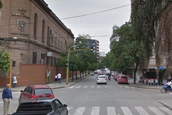 Rompevidrios atacaron en Barrio Norte y se llevaron $150.000
