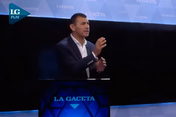 Un primer round de casi ocho minutos entre Alfaro y Leito