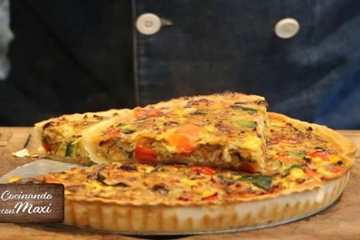 Hoy, en Cocinando con Maxi: tarta de vegetales, hummus y queso