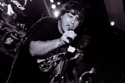 Flema: “del punk ya no queda ni la estética de la cresta, solo la música”