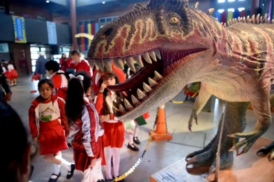 Dinosaurios y robots cohabitan en Educatec