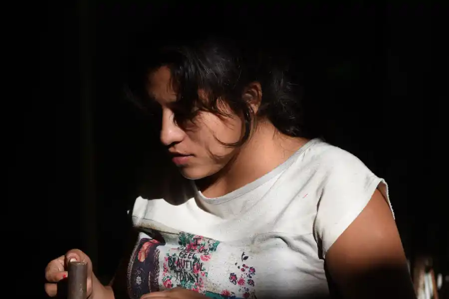 UNA PASIÓN. Son varias las chicas que decidieron aprender herrería. 