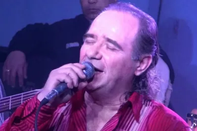 El líder de Los del Fuego murió, en un show, mientras cantaba