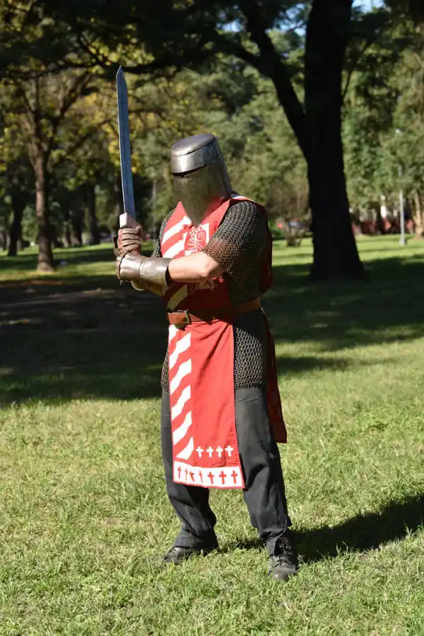 Cómo es pelear como un caballero medieval