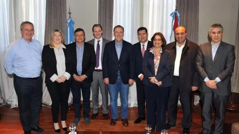 Ya son ocho los gobernadores que apoyan la postulación de Alberto Fernández