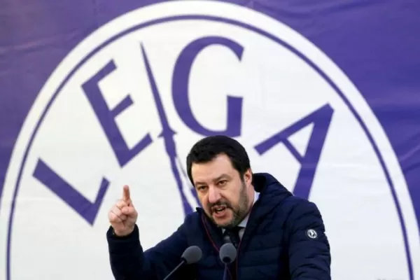 Salvini y Le Pen reúnen en Milán a la ultraderecha
