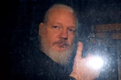 La Justicia sueca formaliza el pedido de detención a Assange