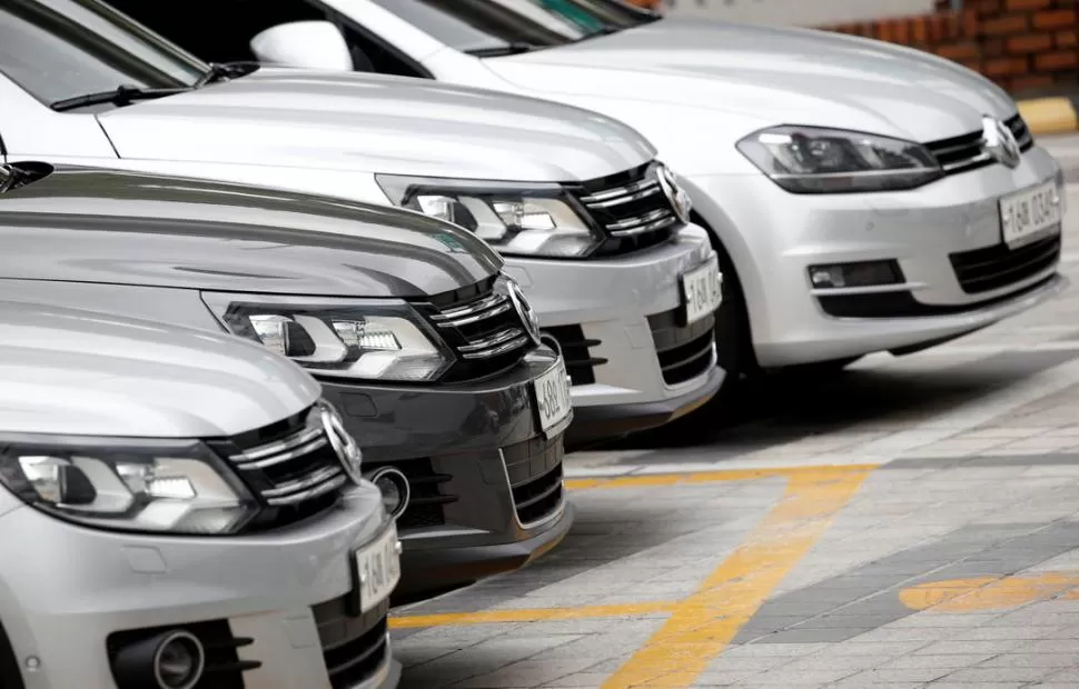 DE MAL EN PEOR. El precio de los vehículos aumentó el 21%, cuando la devaluación está este año en 17%. REUTERS
