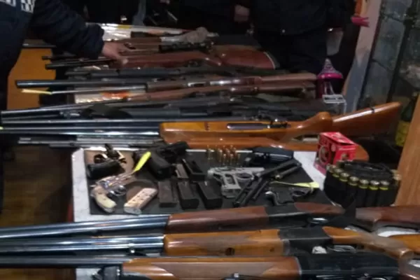 Secuestraron decenas de armas en un megaoperativo policial por distintas ciudades de Tucumán