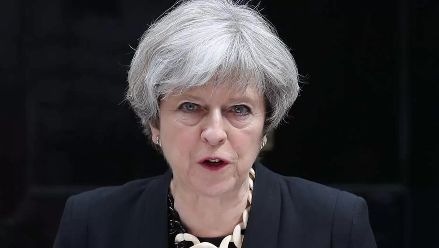 La primera ministra británica siente que fracasó y anunció que renuncia el 7 de junio