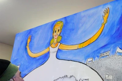 Rep presentó Evita, nacida para molestar y pintó un mural en Tucumán