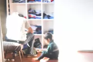 La experiencia de adoptar seis hermanos de distintas edades de un día para el otro