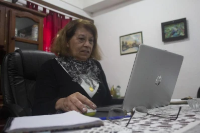 Cómo saltar a la fama online siendo una “opinóloga”