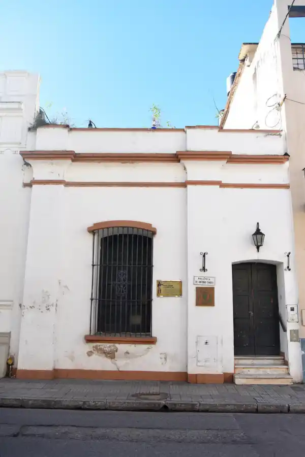 “A esta casa la salvó una leyenda sobre el obispo Colombres” 