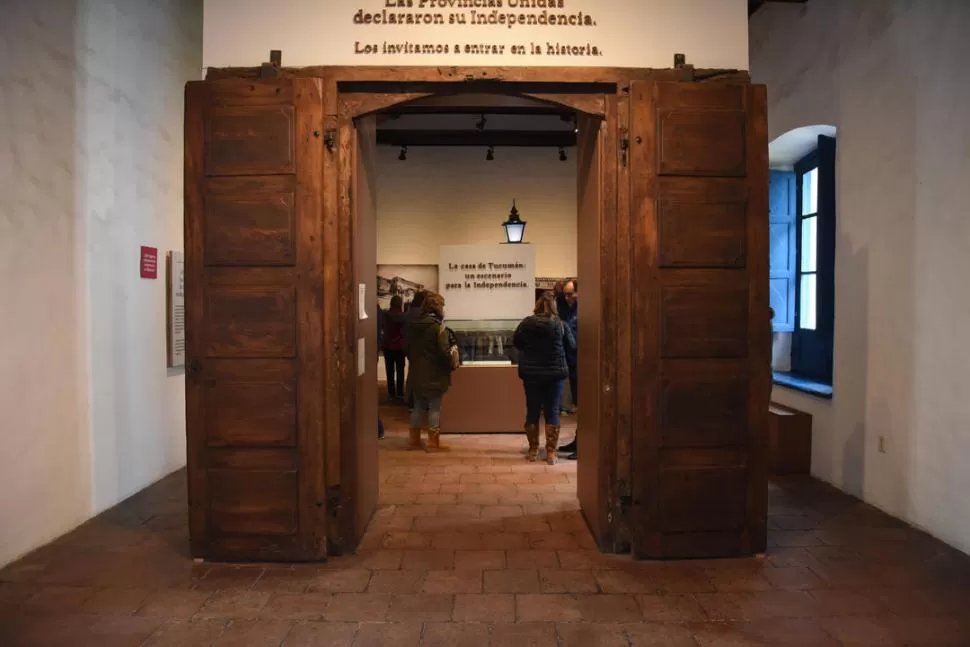 RECUPERADAS. Las puertas originales de la Casa Histórica están expuestas en uno de los salones del museo. LA GACETA / FOTOS DE ANALÍA JARAMILLO.-