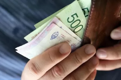 Ecolatina estimó que el salario real comenzará a recuperarse el año próximo
