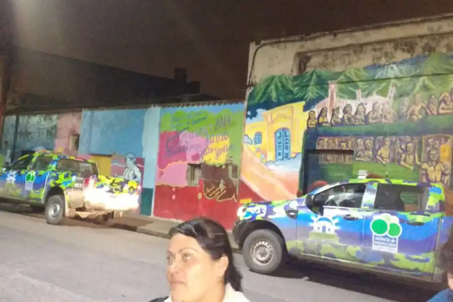  Denuncian que personal de Alfaro retiró carteles del Frente de Izquierda