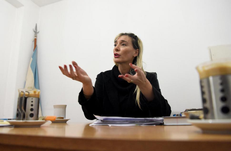 TITULAR DE YERBA BUENA. La jueza de Paz josefina Penna en su despacho.  la gaceta / foto de franco vera