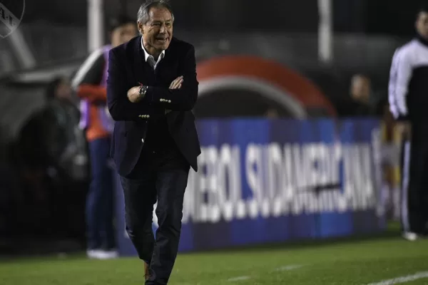 Ariel Holan dejó de ser el técnico de Independiente y suena Beccacece