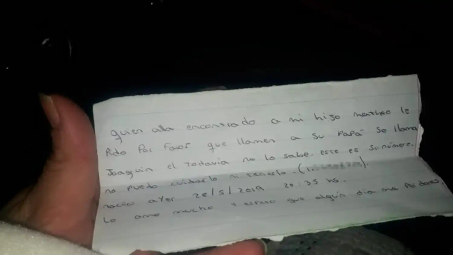 La carta que dejó la madre del recién nacido.