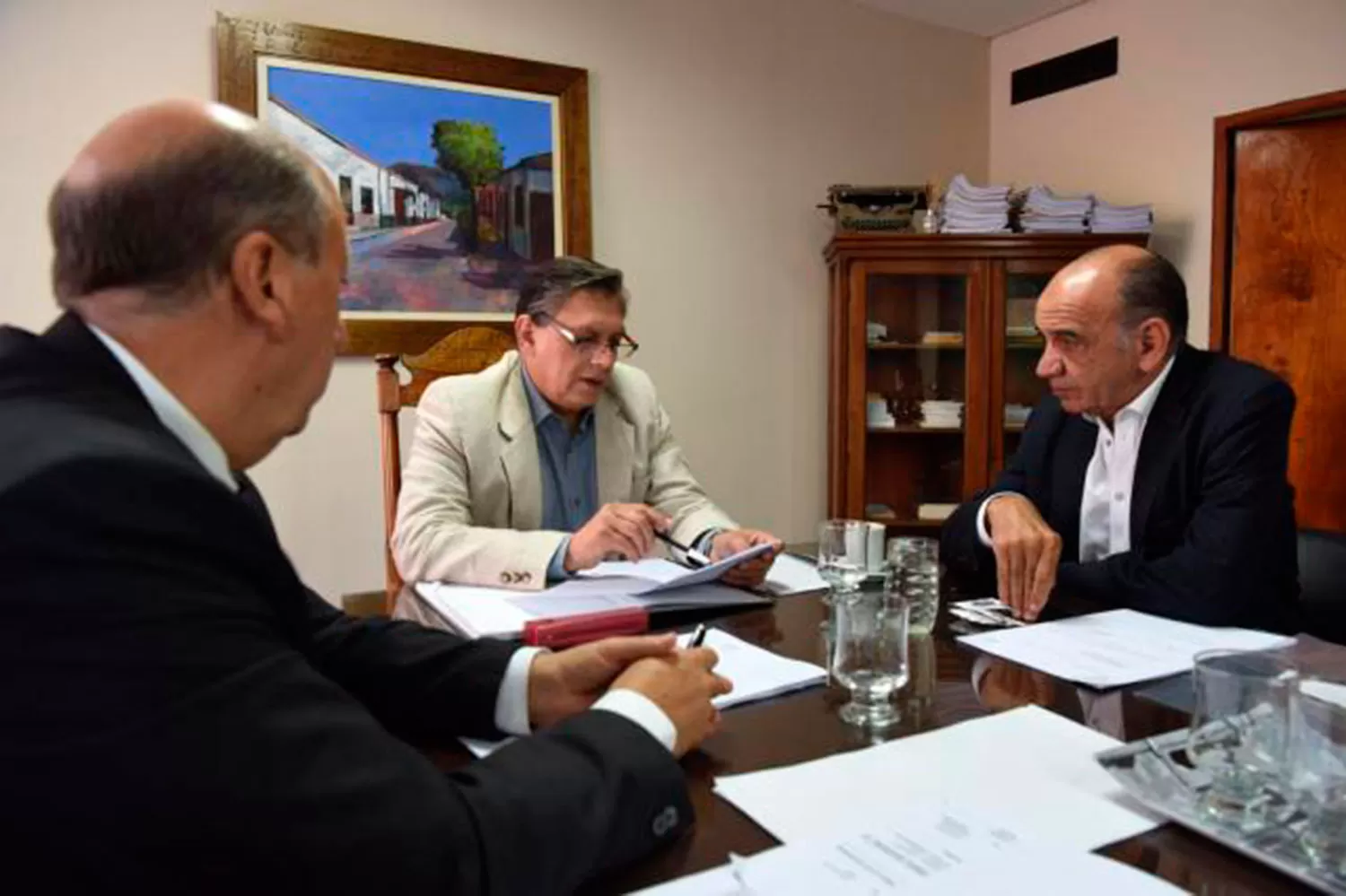 JUNTA ELECTORAL. Posse, Jiménez y Navarro invitaron expertos para las elecciones.