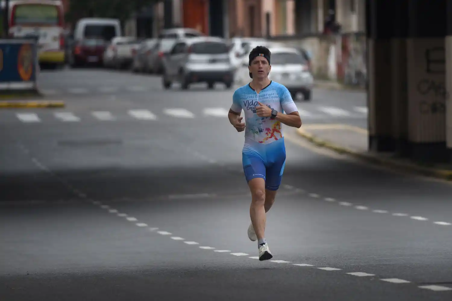 Luchó contra el cáncer y le dijeron que no volvería a caminar: hoy es campeón de triatlón
