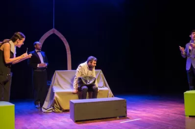 Una comedia de teatro con ritmo y espítiru inglés