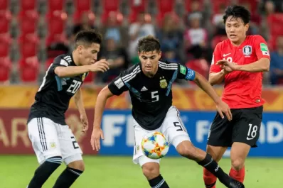 Argentina, sin invicto pero primera del grupo F