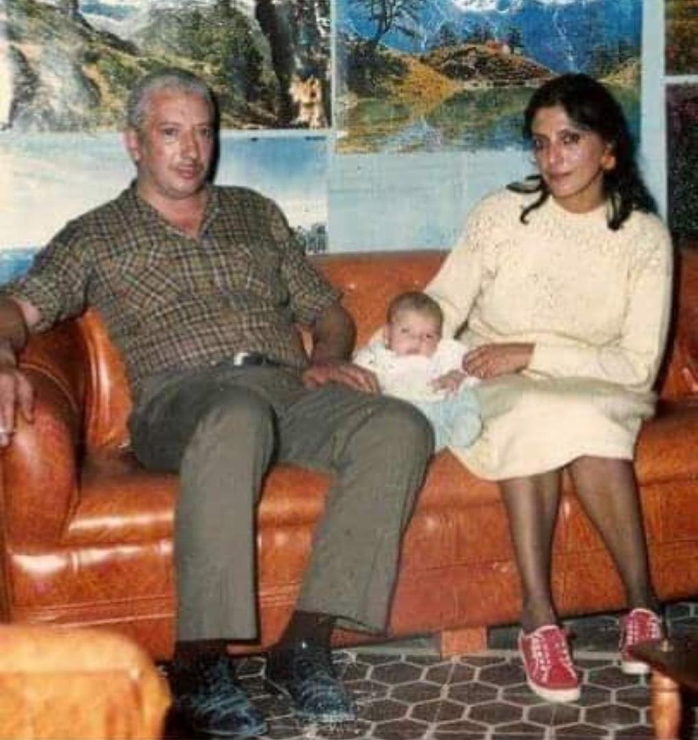 ALBUM DE FAMILIA. Osvaldo Fonio, en una imagen tomada treinta años atrás, junto a sus padres. la gaceta / Foto Juan Pablo Sánchez Noli