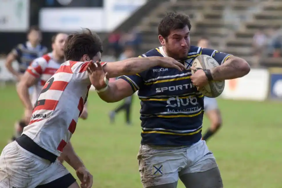 OTRO PASO. Lawn Tennis recuperó su nivel y está cerca de la clasificación. la gaceta / foto de DIEGO ARAOZ